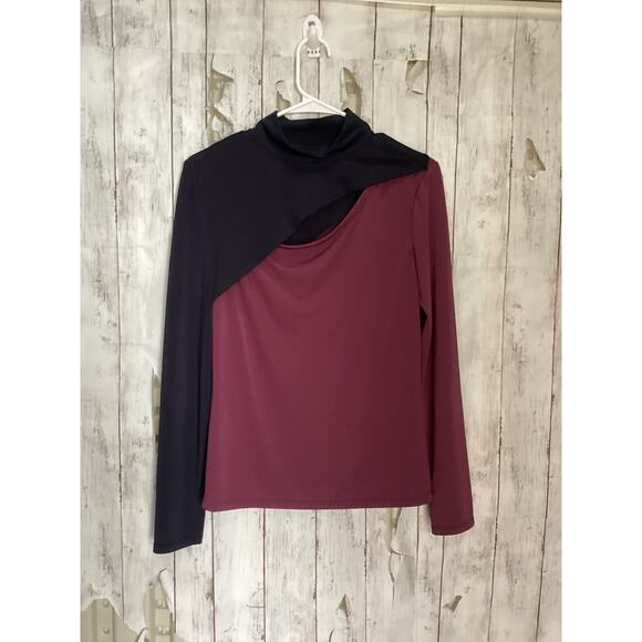 August 1 eight turtleneck sweater black/burgundy SIZE -S (W17/L23) - Picture 2 of 5